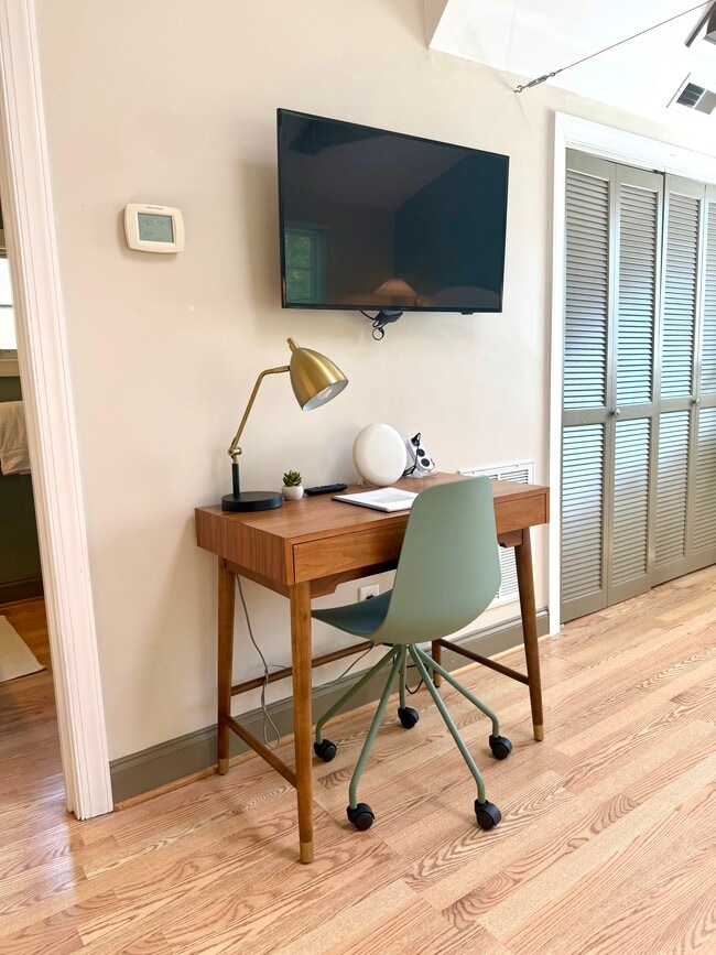 Photo - 6204 Old Military Rd