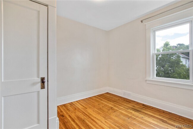 Photo - 509 Hinman Ave