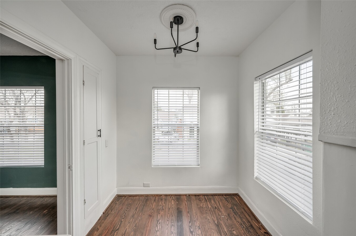 Photo - 4204 Lovejoy St