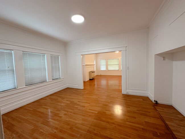 Building Photo - 1135 S Lake St Unit 1135 Lake