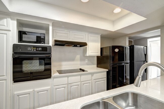 Photo - 5 Bed/3 Bath With Pool Backing the 60