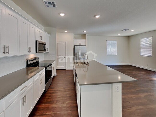 Photo - 567 Lotus Land Avenue