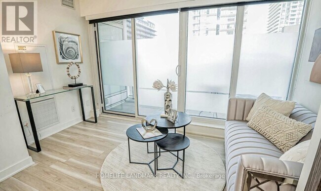 Photo - 19 Bathurst St Unité 605