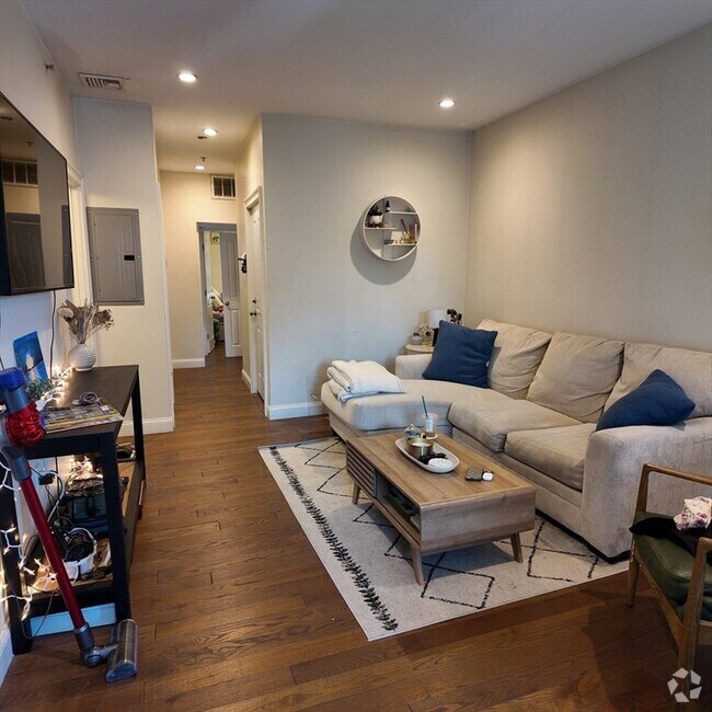 Building Photo - 7 Loring St Unit 2 Rental
