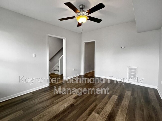 Photo - 9 E 19th St