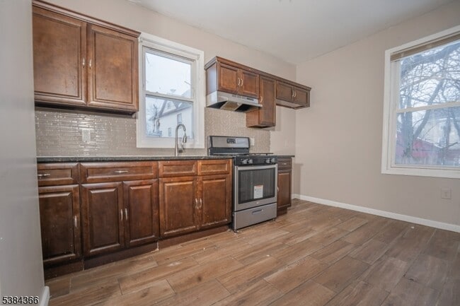 Photo - 296 N Clinton St