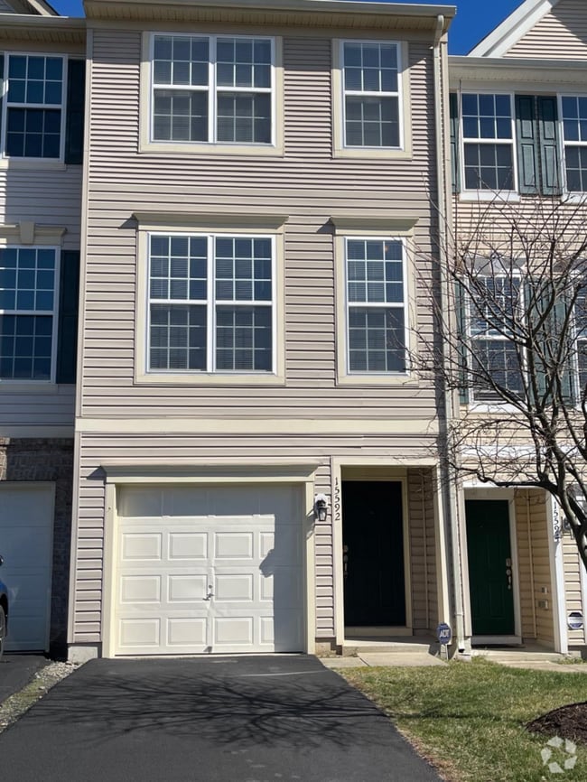 Building Photo - 15592 John Diskin Cir Rental