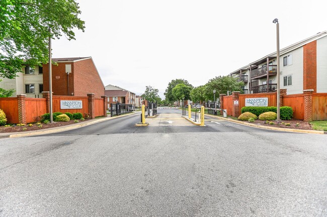 Photo - "Low Maintenance Living" In Prime Hampton Roads Area
