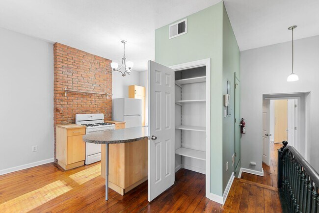 Photo - 5262 Butler St Unit 5262 Butler Street 2nd Floor