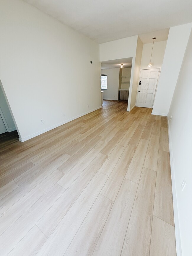 Photo - 105 Orgain Dr