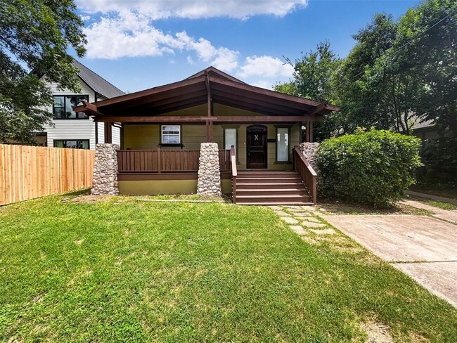 Building Photo - 2415 Durwood St