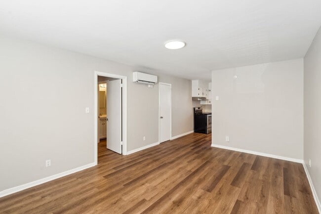 Photo - Robertson Avenue Flats