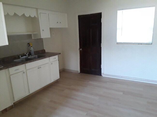 Photo - 1710 Rose Blvd