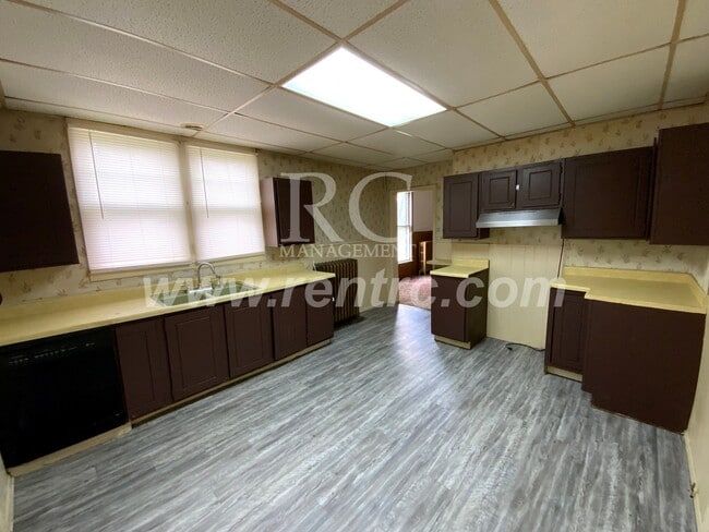 Photo - 411 Anderson-
