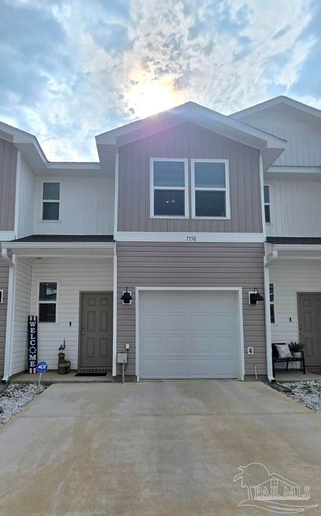 Building Photo - 7158 Village Ln