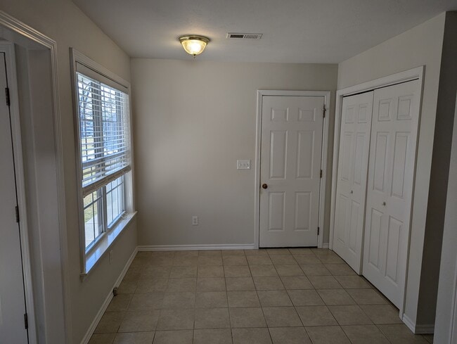 Photo - 119 Woodland Dr N