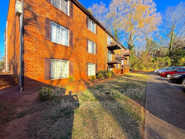 Building Photo - 3148 Central Ave Unit Apt G
