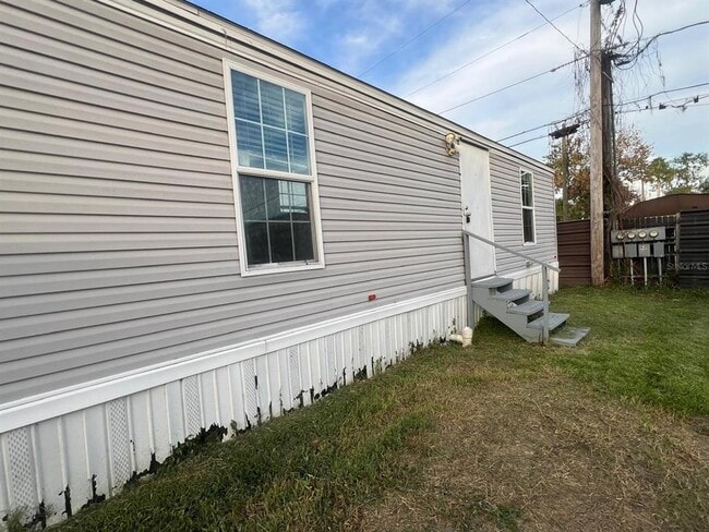 Building Photo - 5600 New Tampa Hwy