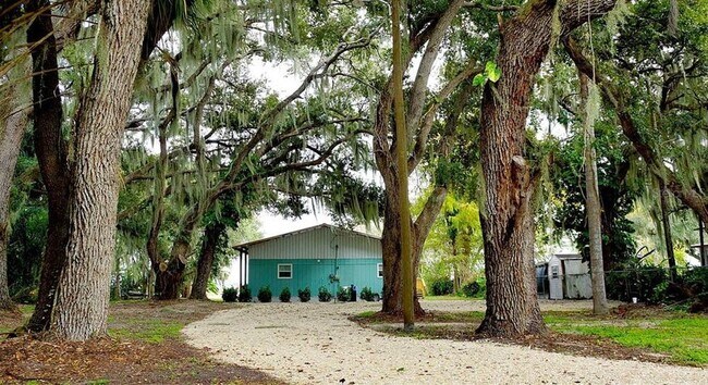 Photo - 413 Buddy Ave