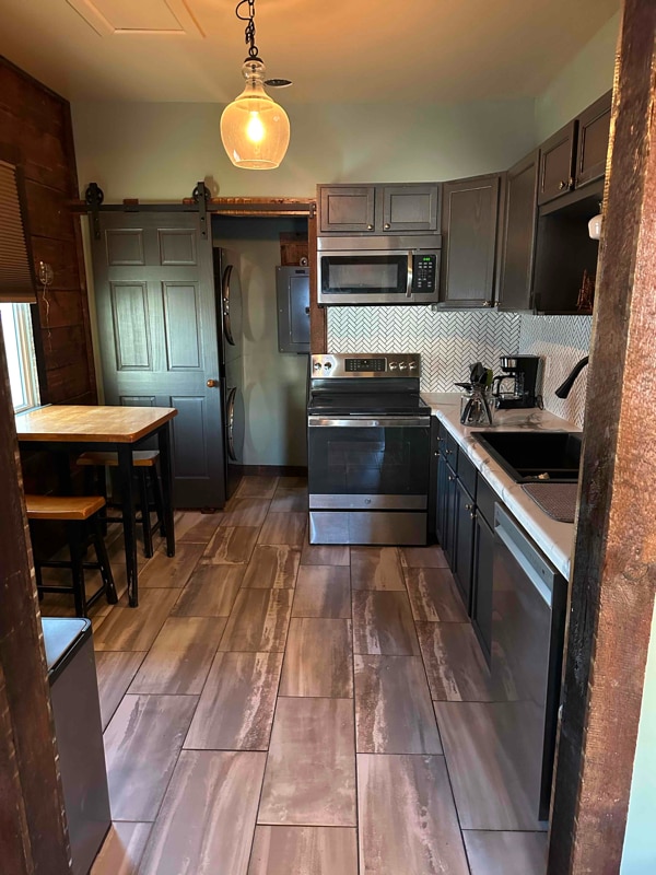 Photo - 1100 1st St SW