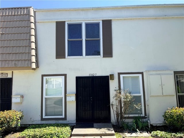 Building Photo - 11027 Slater Ave
