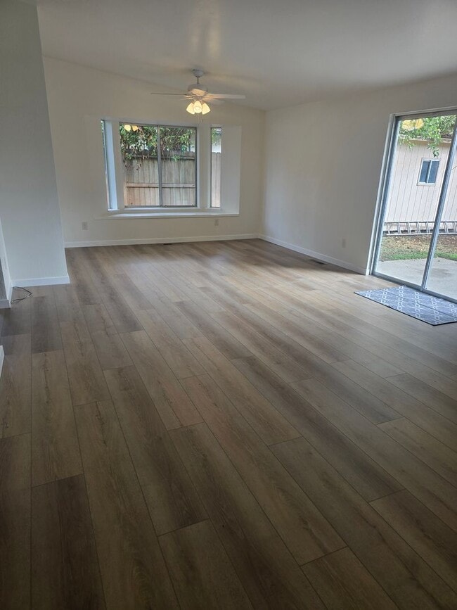 Photo - 3 bed 2 bath Single Home for Rent in Grant...