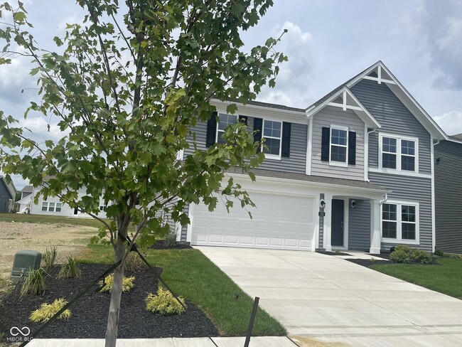 Photo - 330 Oxford Ln