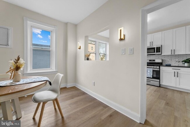 Photo - 7608 Chelwynde Ave