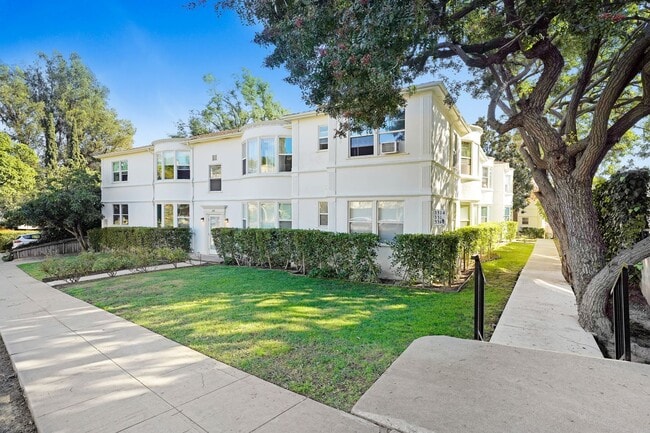 Photo - Newly updated 2-Bedroom 1-Bath Residence in the Heart of Los Feliz Unidad #2