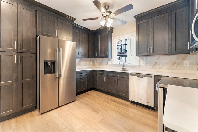 Building Photo - 27 Perrin St Unit 1