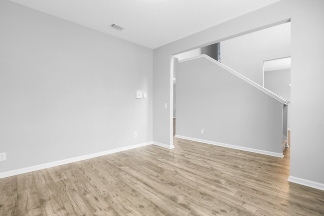 34 W W Winn Ave