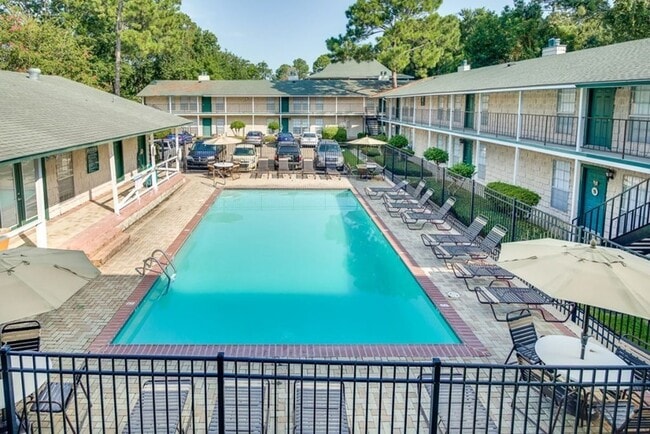 River Oaks Apartments - River Oaks Apartments