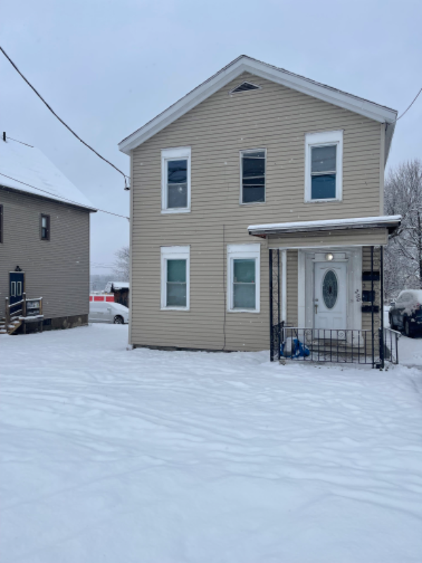Building Photo - 2110 Whitesboro St Rental