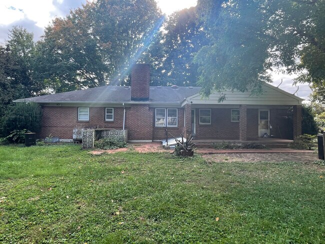 Photo - 1240 Burnbridge Rd