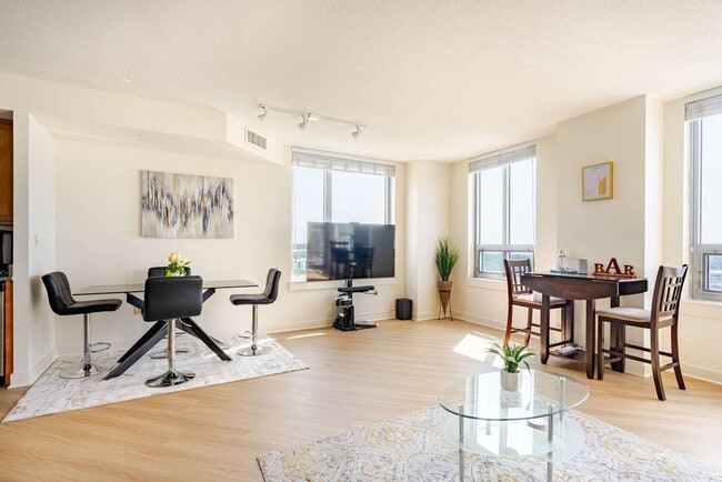 Photo - 1133 East-West Hwy Unidad ID1461660P