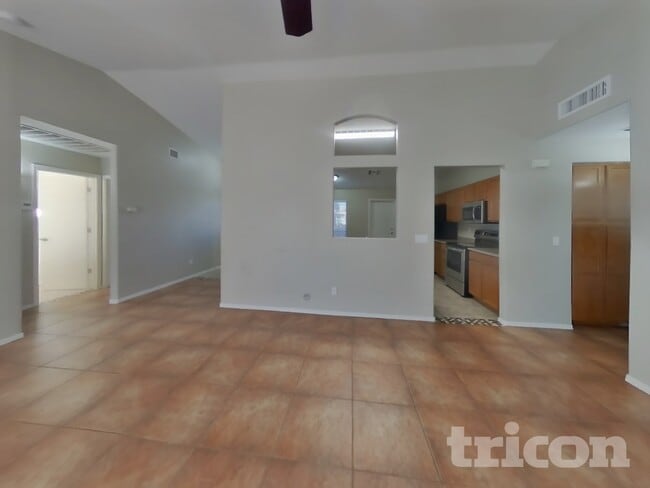 Photo - 2601 S 79th Dr