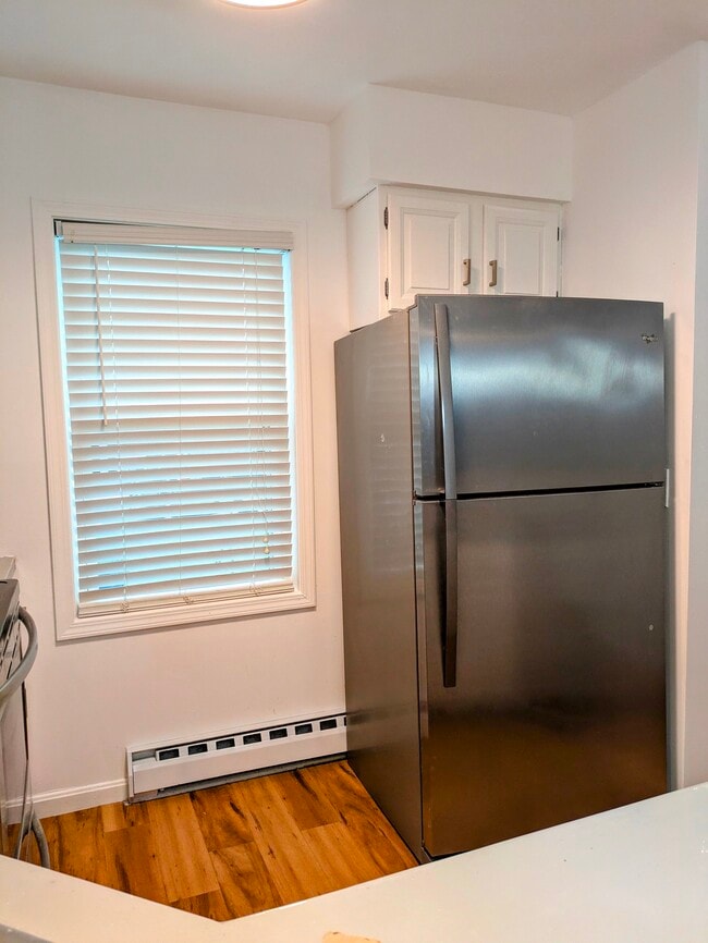 Fully applianced kitchen - 35 Brickyard Rd Unit #33