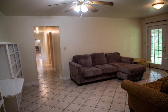 Photo - 145 S Holly St