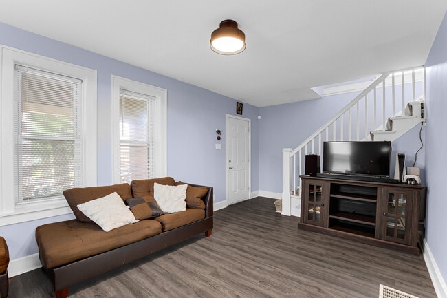 Photo - 16310 Carse Ave