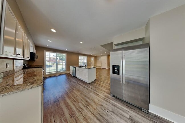 Photo - 192 Vincent Ct