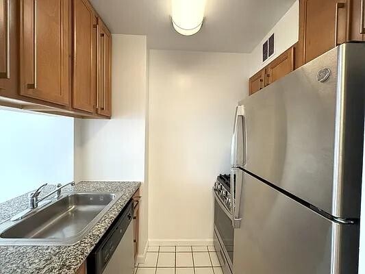 Photo - 350 W 50th St Unidad 26A