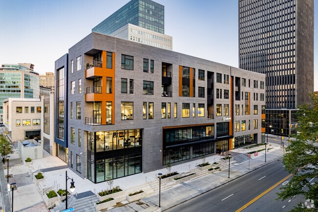 260 E Broad