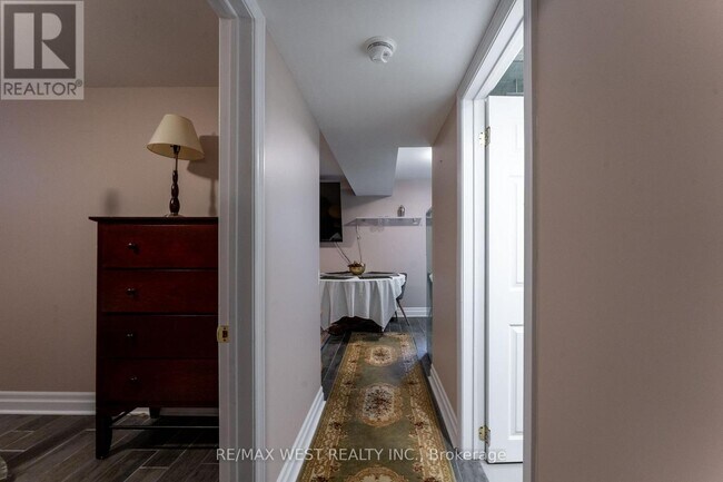 Photo - 180 Holborne Ave