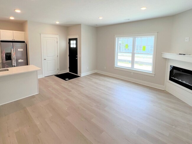 Photo - 4 Bedroom Townhome - Holland South Side