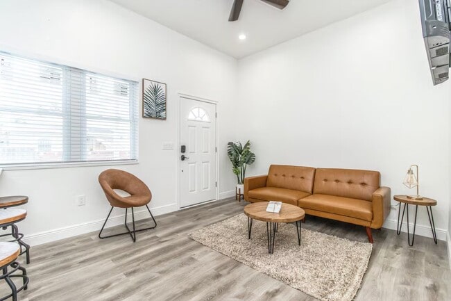 Photo - 1606 N Habana Ave