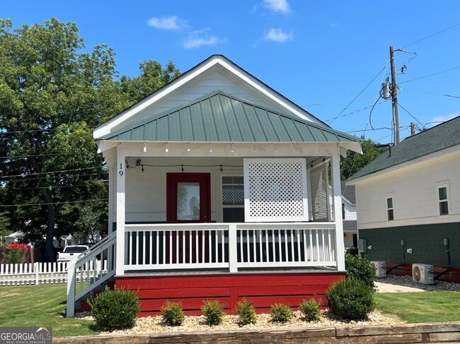 Building Photo - 19 Myrtle Dr