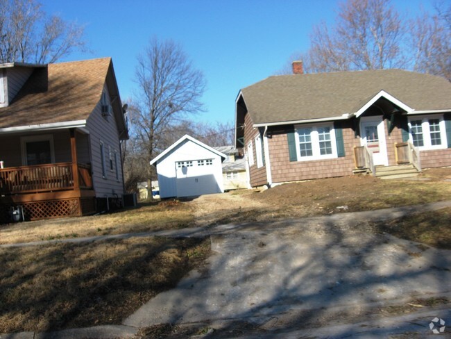 Building Photo - 804 S Tremont Ave Rental