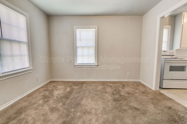 Photo - 7107 NW 39th St