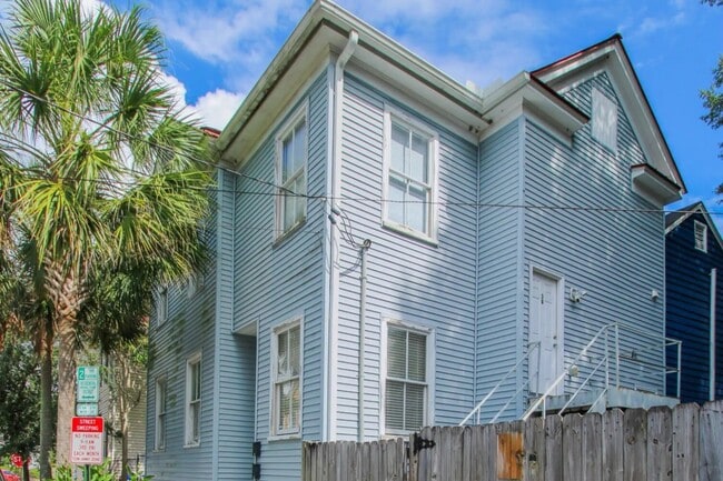 Building Photo - 3 Woolfe St Unit B