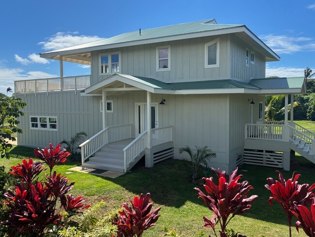 Building Photo - 2623 Halalu St